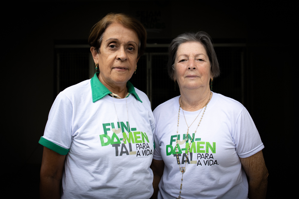 Escola Menino Jesus - As meninas da equipe master de vôlei vão